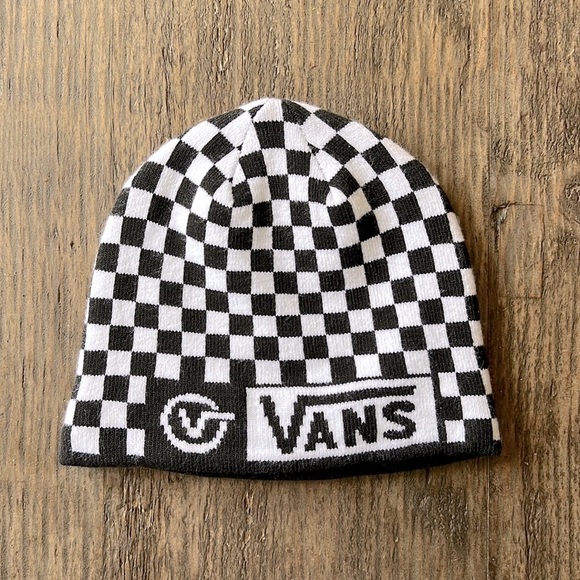 Vans Accessories - Vans reversible beanie. black & white checkered & black w/checkered accent. NWT